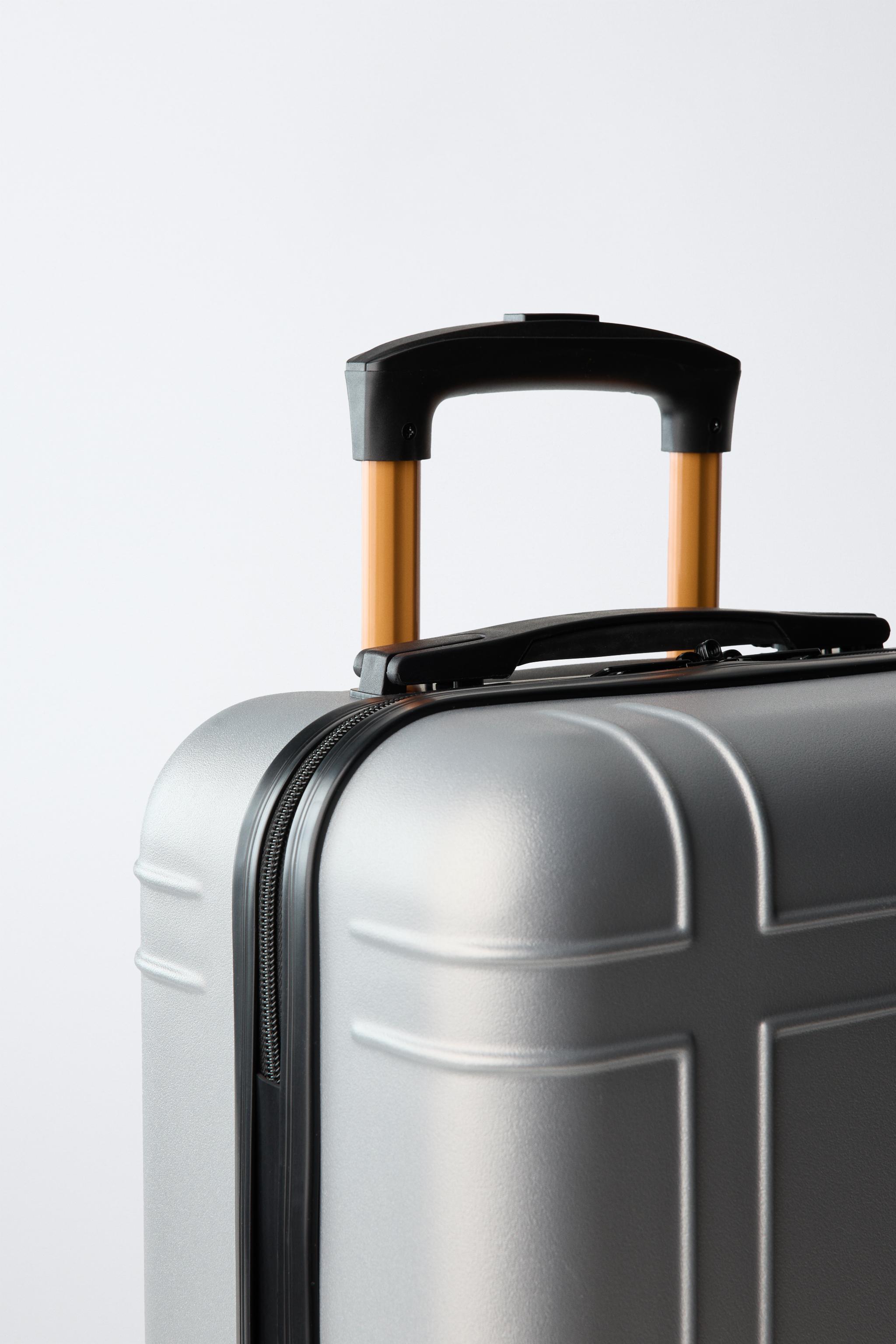MULTI-COLOR TRAVEL SUITCASE
